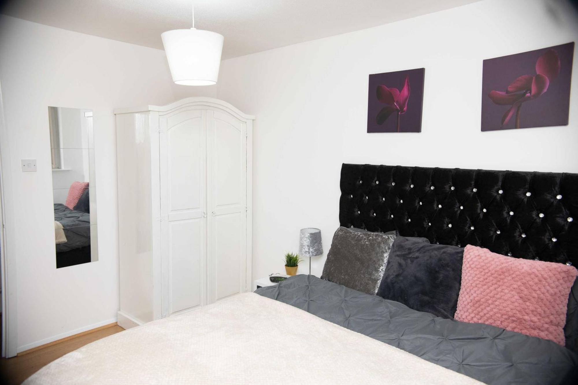 Emerald Excel Airport O2 Apartamento Londres